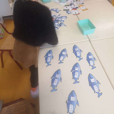 Lesmateriaal thema zee/oceaan spellen groep 3 van auteur juf tallie slide 2