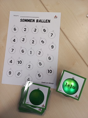 Lesmateriaal Sommen ballen Kerst lampje van auteur de beweegjuf