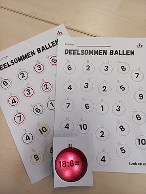 Lesmateriaal Deelsommen ballen Kerst lampje van auteur de beweegjuf