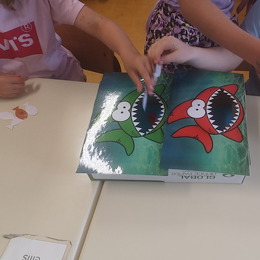 Lesmateriaal thema zee/oceaan spellen groep 3 van auteur juf tallie slide 4
