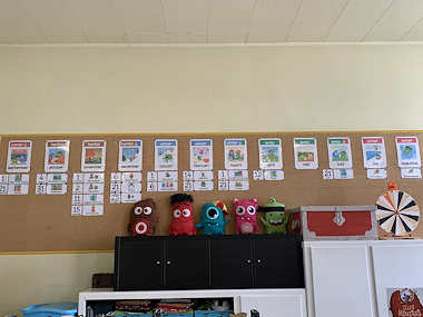 Lesmateriaal Classdojo jaarkalender met feestdagen en seizoenen van auteur De monsterklas van Juf Liesl slide 2