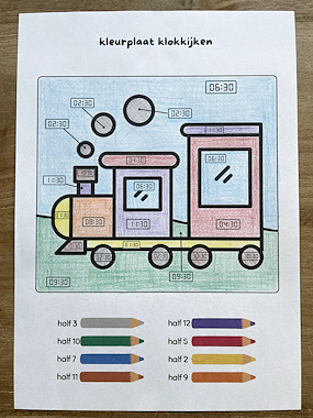 Lesmateriaal rekenkleurplaat klokkijken van auteur Juf Kitty B slide 2