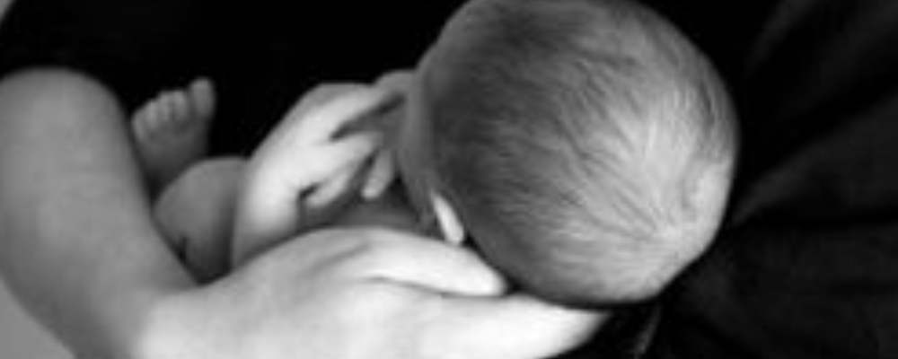Banner van blog Verlies en rouw bij baby en dreumes van auteur Van Rups Tot Vlinder